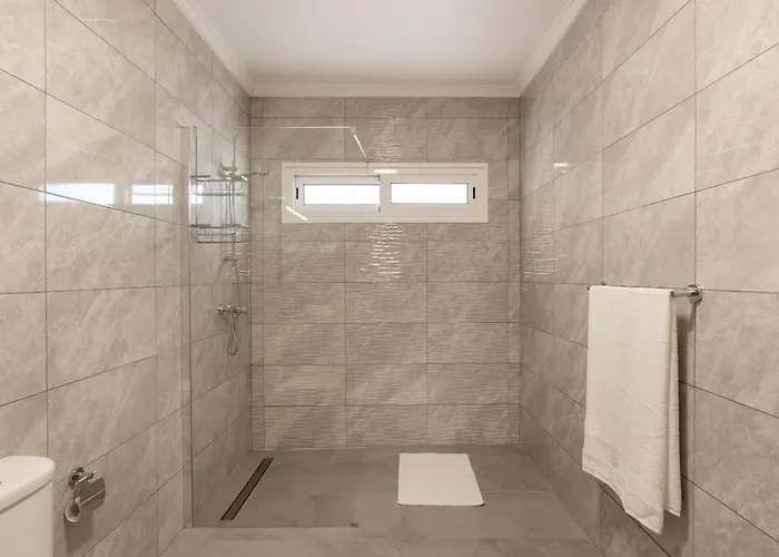 شاليه Rosas House, Private House With Jacuzzi And Bbq Estreito Da Calheta