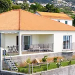 Rosas House, Private House With Jacuzzi And Bbq * Estreito Da Calheta