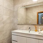 Chalet Rosas House, Private House With Jacuzzi And Bbq
