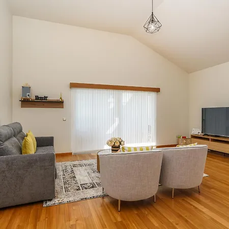 Rosas House, Private House With Jacuzzi And Bbq * Estreito Da Calheta