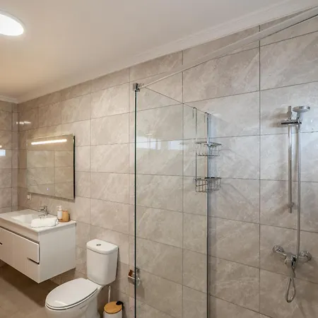 Rosas House, Private House With Jacuzzi And Bbq * Estreito Da Calheta