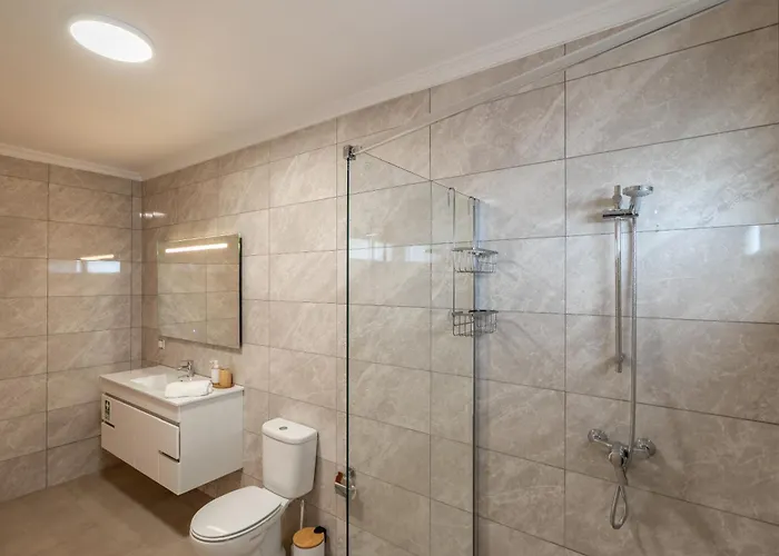 Rosas House, Private House With Jacuzzi And Bbq * Estreito Da Calheta