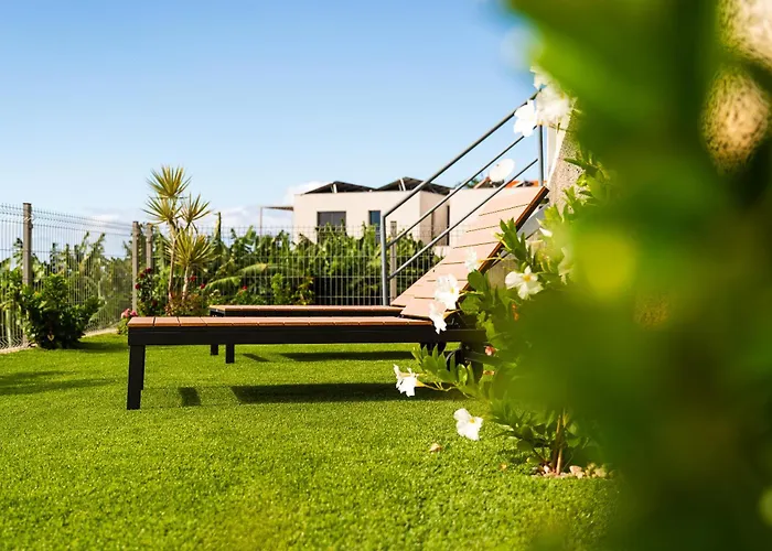 Chalé Rosas House, Private House With Jacuzzi And Bbq Estreito Da Calheta